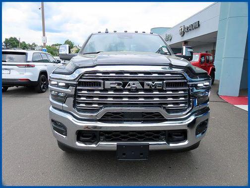 Diamond Black Crystal Pearlcoat 2026 RAM 2500 Limited Crew Cab 4x4 6'4' Box