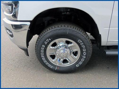 2025 RAM 2500 Tradesman Crew Cab 4x4 6'4' Box