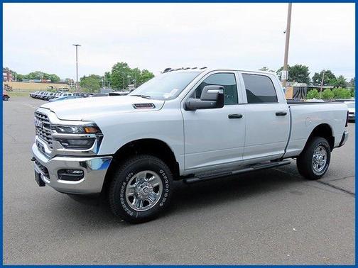2025 RAM 2500 Tradesman Crew Cab 4x4 6'4' Box