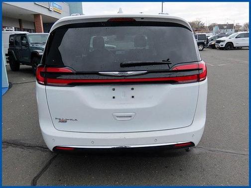 2022 Chrysler Pacifica Touring