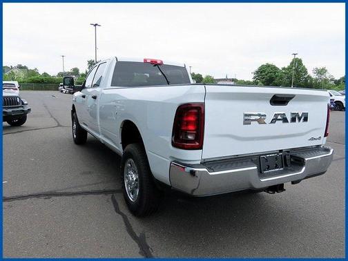 2025 RAM 2500 Tradesman Crew Cab 4x4 8' Box