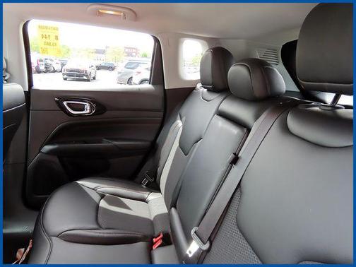 Diamond Black Crystal Pearlcoat 2022 Jeep Compass Trailhawk