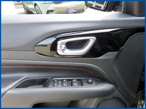 Diamond Black Crystal Pearlcoat 2022 Jeep Compass Trailhawk