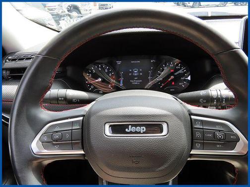 Diamond Black Crystal Pearlcoat 2022 Jeep Compass Trailhawk