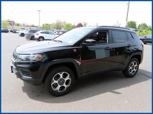 Diamond Black Crystal Pearlcoat 2022 Jeep Compass Trailhawk