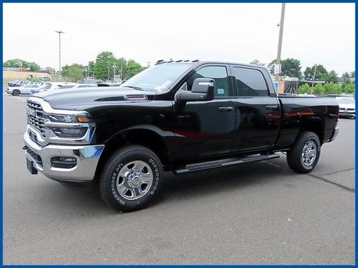 2025 RAM 2500 Tradesman Crew Cab 4x4 6'4' Box