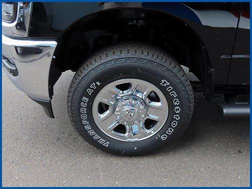 2025 RAM 2500 Tradesman Crew Cab 4x4 6'4' Box