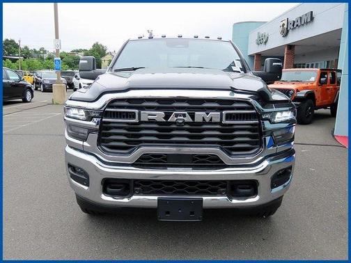 2025 RAM 2500 Tradesman Crew Cab 4x4 6'4' Box