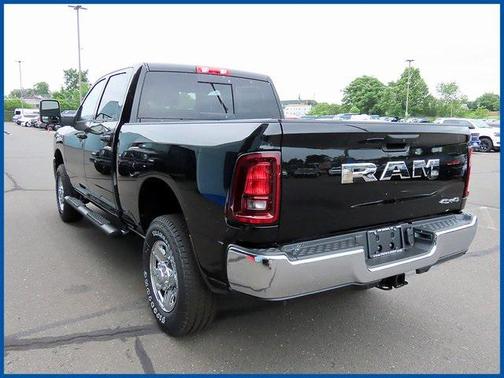 2025 RAM 2500 Tradesman Crew Cab 4x4 6'4' Box