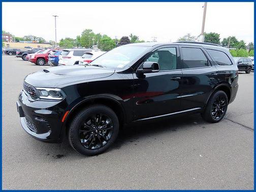DB Black Crystal Clearcoat 2026 Dodge Durango GT Plus