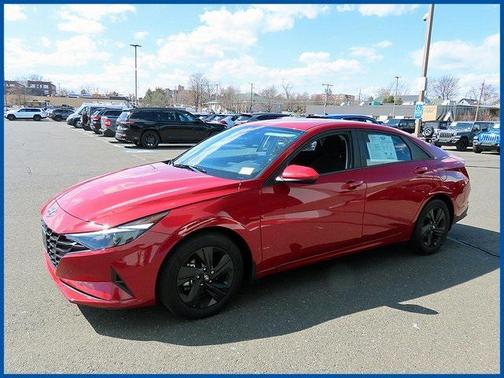 2022 Hyundai ELANTRA SEL