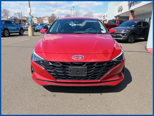 2022 Hyundai ELANTRA SEL