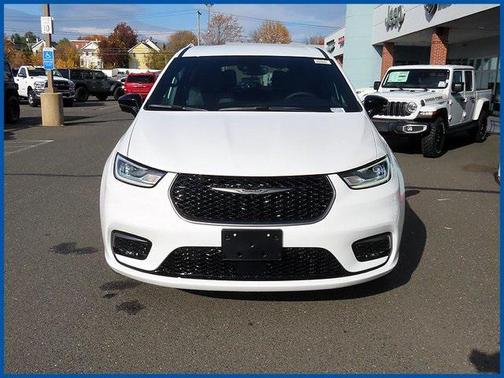 2026 Chrysler Pacifica L