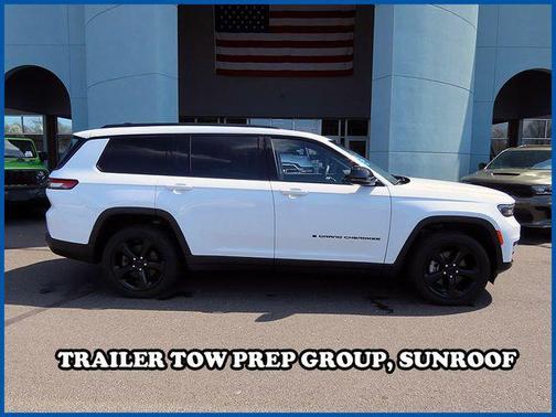 Bright White Clearcoat 2023 Jeep Grand Cherokee L Altitude
