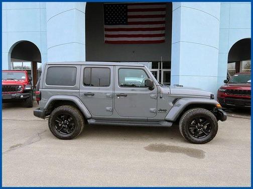 2023 Jeep Wrangler 4-Door Sahara Altitude 4x4