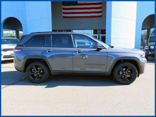 2023 Jeep Grand Cherokee Altitude