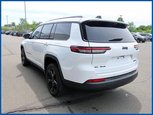 Bright White Clearcoat 2023 Jeep Grand Cherokee L Limited