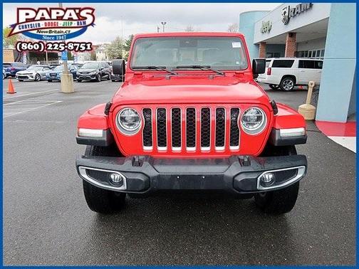 Photo 3 of 21 of 2020 Jeep Gladiator Overland