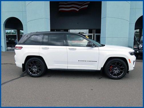 2024 Jeep Grand Cherokee Summit