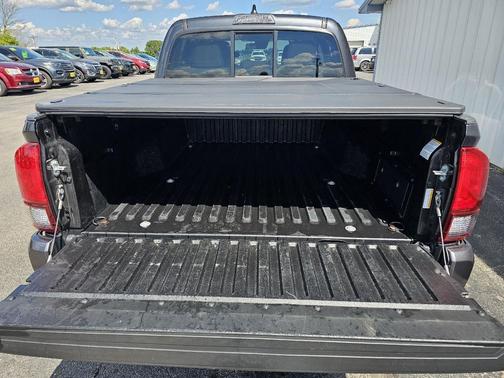 2022 Toyota Tacoma SR