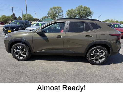 Harvest Bronze Metallic 2024 Chevrolet Trax LT