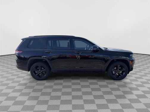 Diamond Black Crystal Pearlcoat 2024 Jeep Grand Cherokee L Altitude