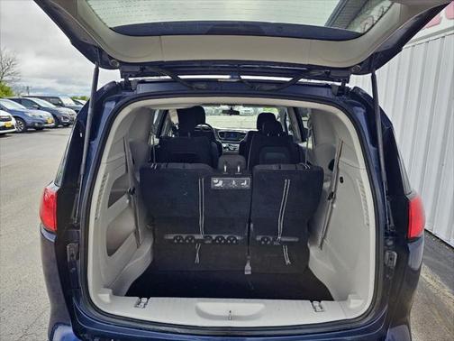 2020 Chrysler Voyager LX