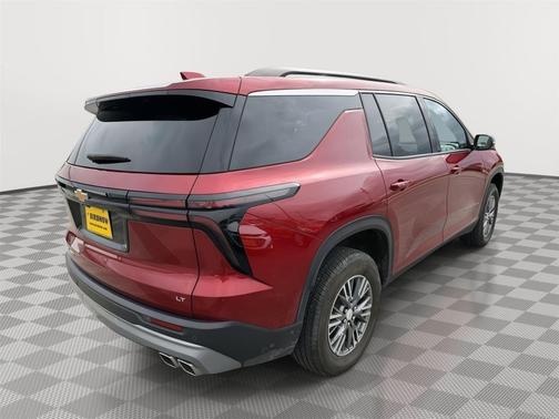 Radiant Red Tintcoat 2024 Chevrolet Traverse LT