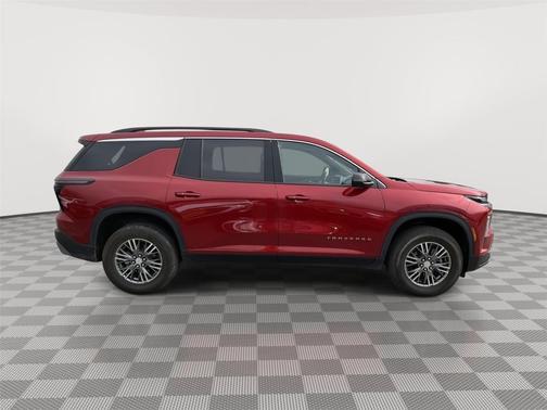 Radiant Red Tintcoat 2024 Chevrolet Traverse LT