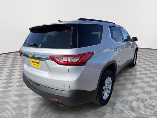Silver Ice Metallic 2021 Chevrolet Traverse LT Cloth