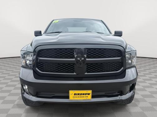 Brilliant Black Crystal Pearlcoat 2016 RAM 1500 Tradesman/Express