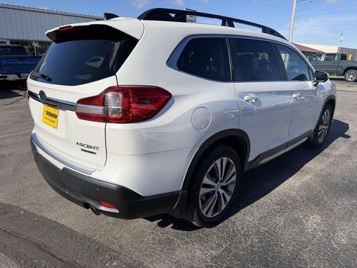 Crystal White Pearl 2020 Subaru Ascent Limited 7-Passenger