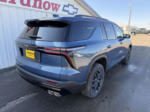 Lakeshore Blue Metallic 2026 Chevrolet Traverse LT