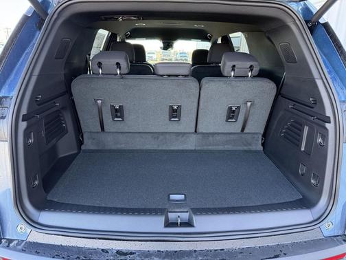 Lakeshore Blue Metallic 2026 Chevrolet Traverse LT