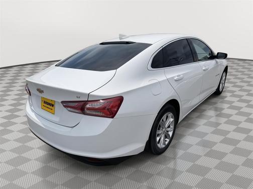 White 2019 Chevrolet Malibu LT