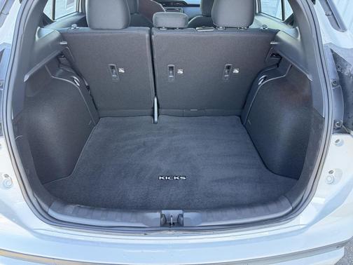 2025 Nissan Kicks S