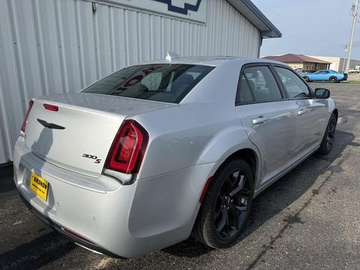 2022 Chrysler 300 S