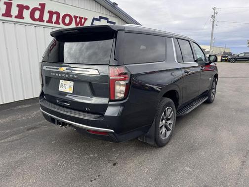 2022 Chevrolet Suburban LT
