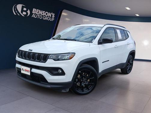Bright White Clearcoat 2026 Jeep Compass Latitude