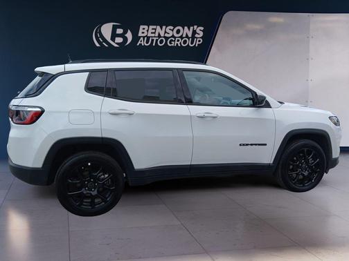 Bright White Clearcoat 2026 Jeep Compass Latitude