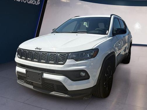 Bright White Clearcoat 2026 Jeep Compass Latitude