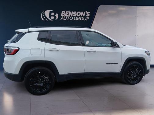 Bright White Clearcoat 2026 Jeep Compass Latitude