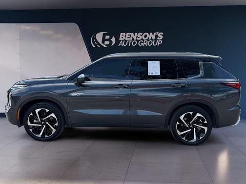 Black Diamond/Alloy Silver Roof 2025 Mitsubishi Outlander PHEV SEL