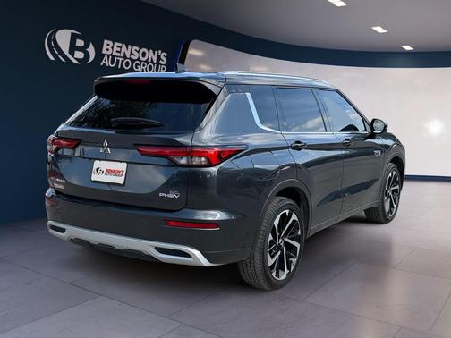 Black Diamond/Alloy Silver Roof 2025 Mitsubishi Outlander PHEV SEL