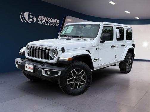 Bright White Clearcoat 2025 Jeep Wrangler 4-Door Sahara 4x4