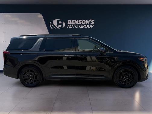 Aurora Black Pearl 2025 Kia Carnival Hybrid SX Prestige