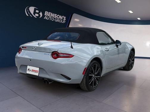 Aero Gray Metallic 2026 Mazda MX-5 Miata Grand Touring