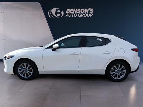 Snowflake White Pearl Mica 2026 Mazda Mazda3 FWD