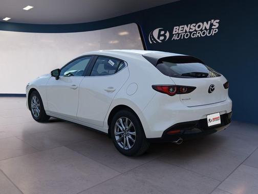 Snowflake White Pearl Mica 2026 Mazda Mazda3 FWD