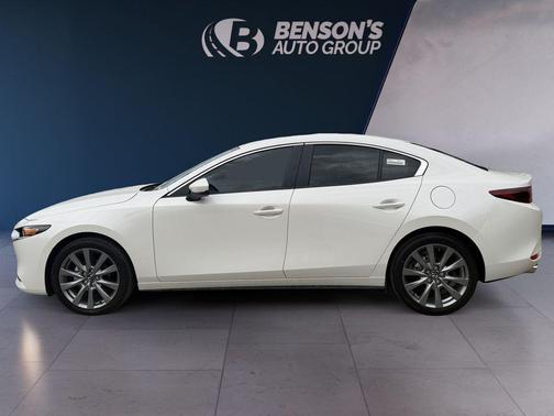 Snowflake White Pearl Mica 2026 Mazda Mazda3 FWD w/Preferred Package